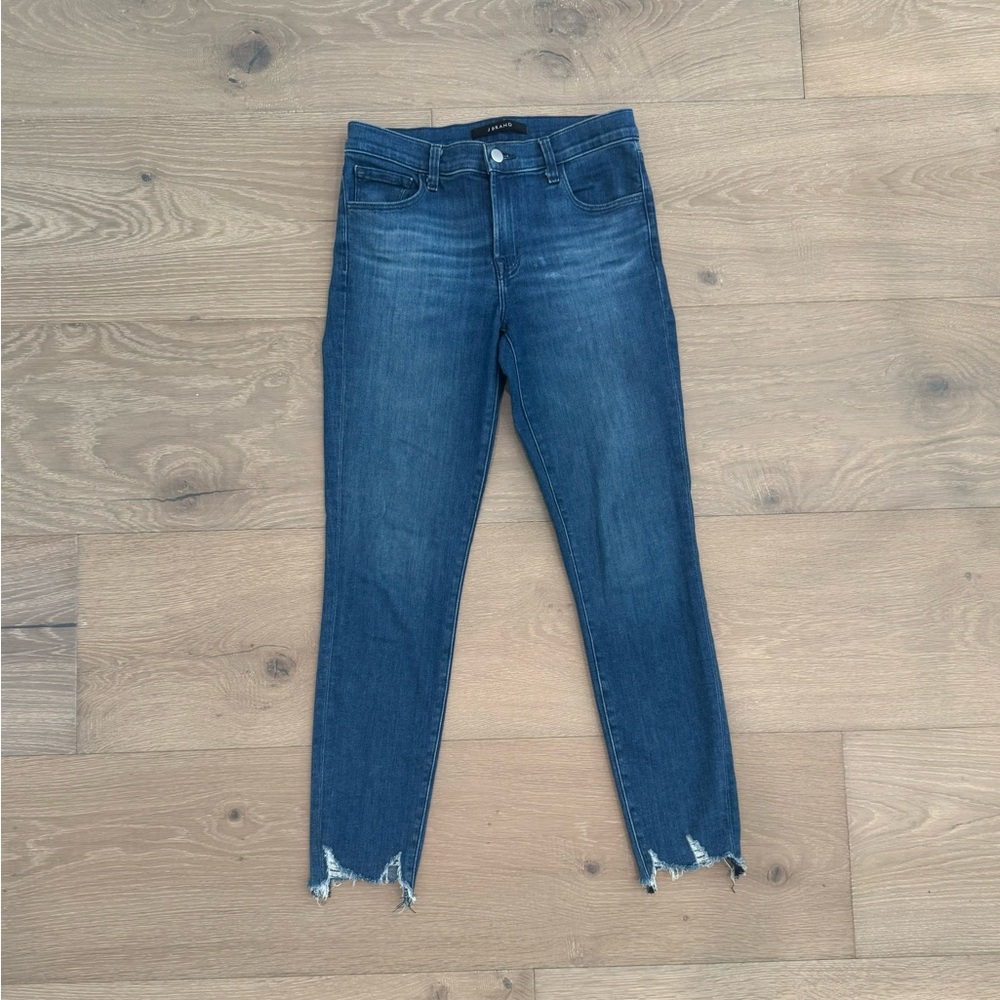 J BRAND JEANS High rise DISTRESSED BOTTOM SIZE 27